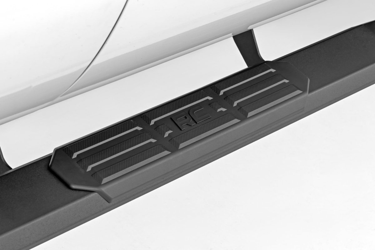 Ford F-550 Super Duty Running Boards - Rough Country - TR2 - Black - '99-'16